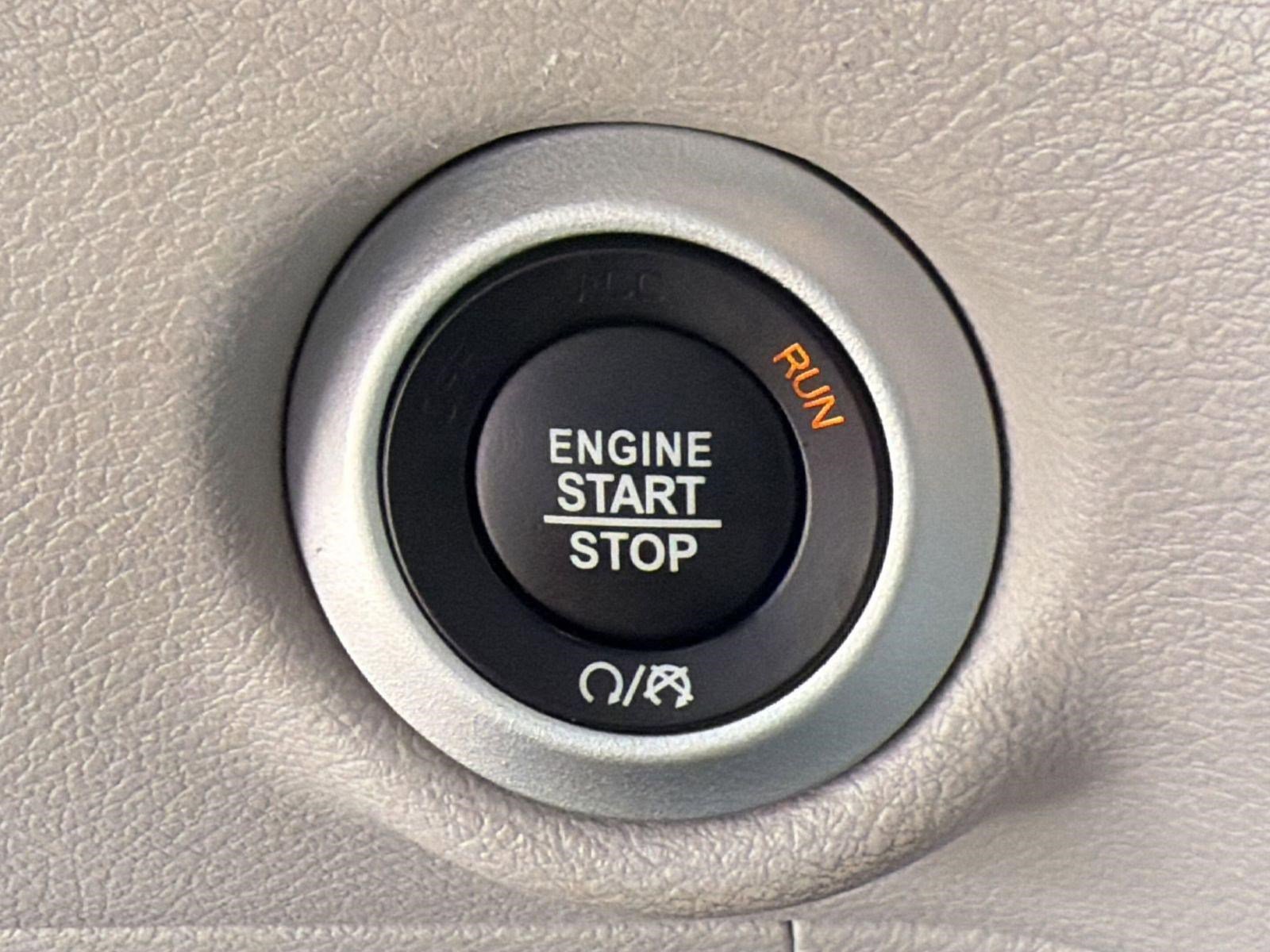 Used 2024 Chrysler Pacifica Touring-L image 24