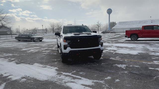 Used 2023 Chevrolet Silverado 1500 Custom Trail Boss w/ LPO, Dark Essentials Package image 3