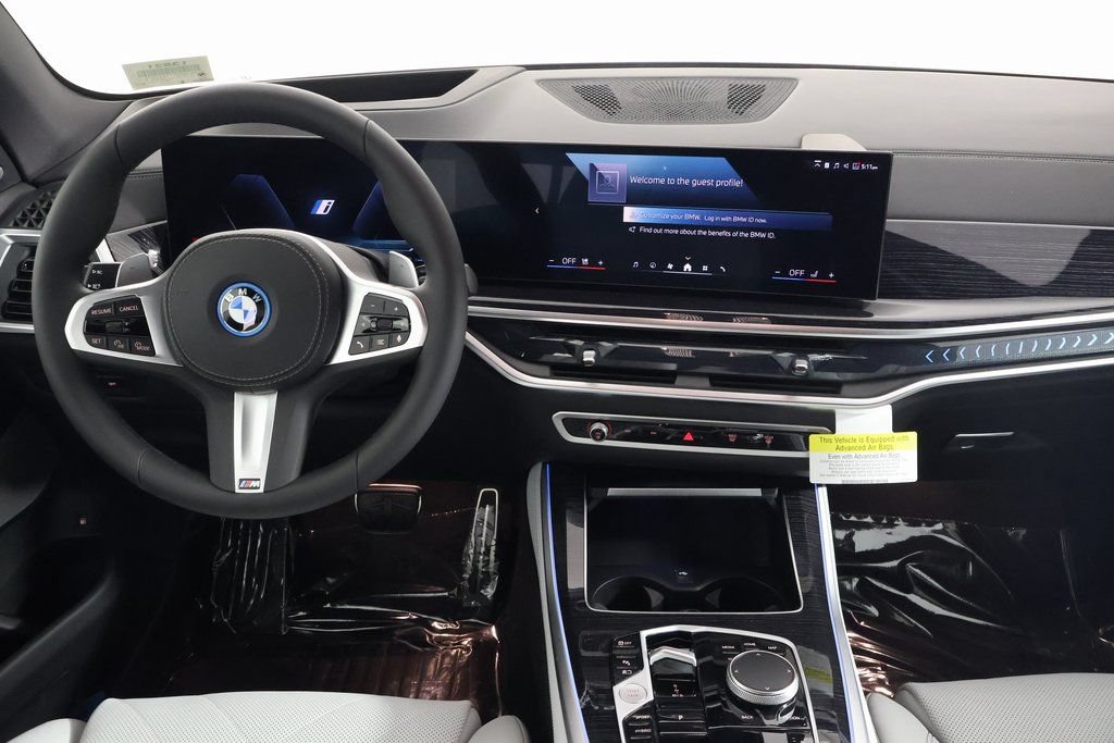 New 2026 BMW X5 xDrive50e w/ M Sport Package AWD/4WD image 4