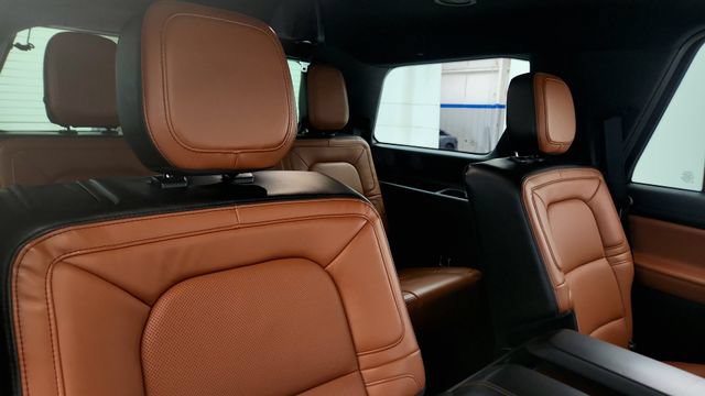Used 2021 Lincoln Navigator Reserve AWD/4WD image 37