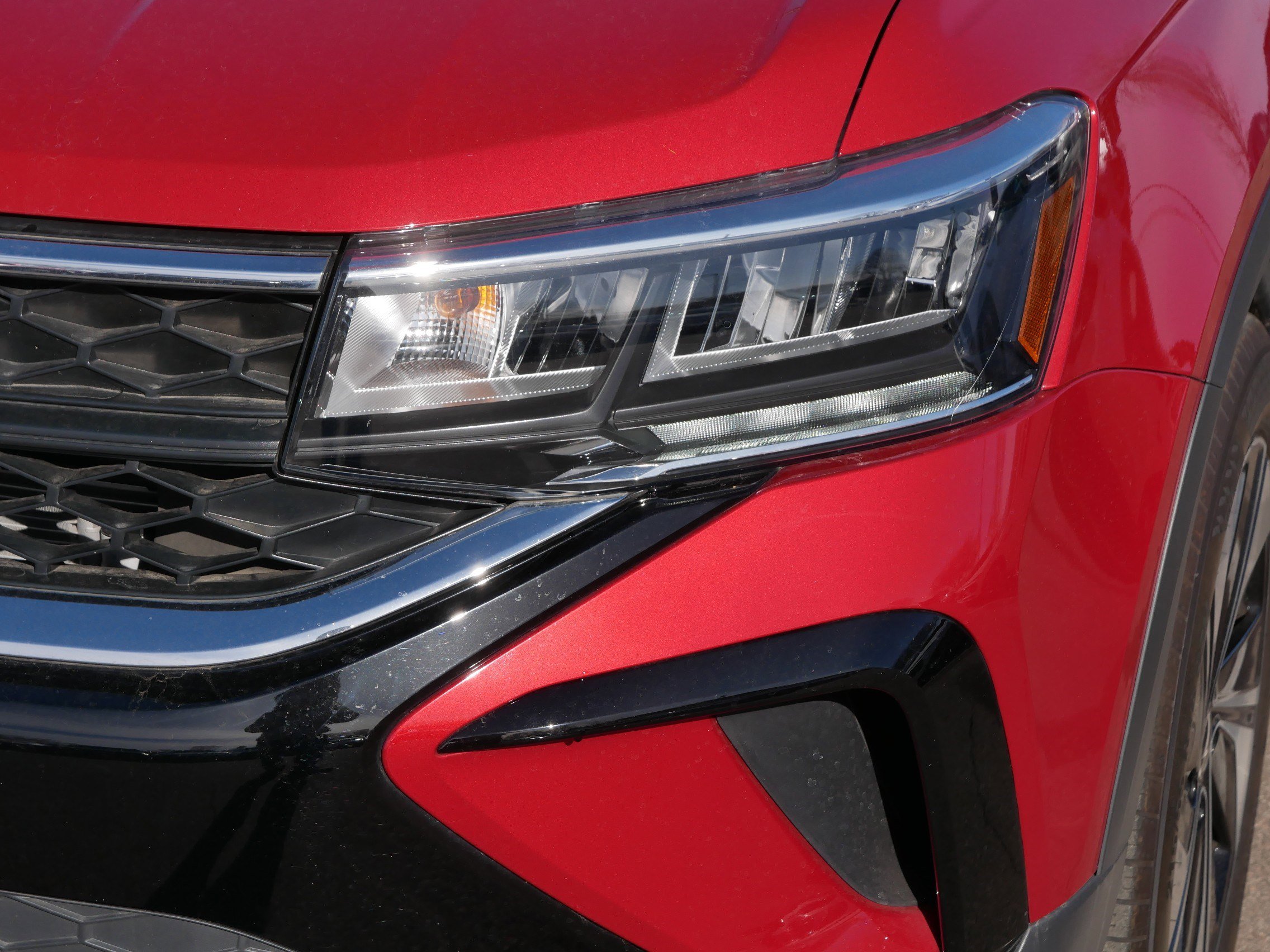 Used 2024 Volkswagen Taos SE image 16