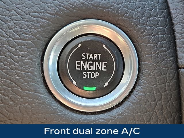 Used 2022 GMC Yukon Denali w/ Denali Premium Package AWD/4WD image 9