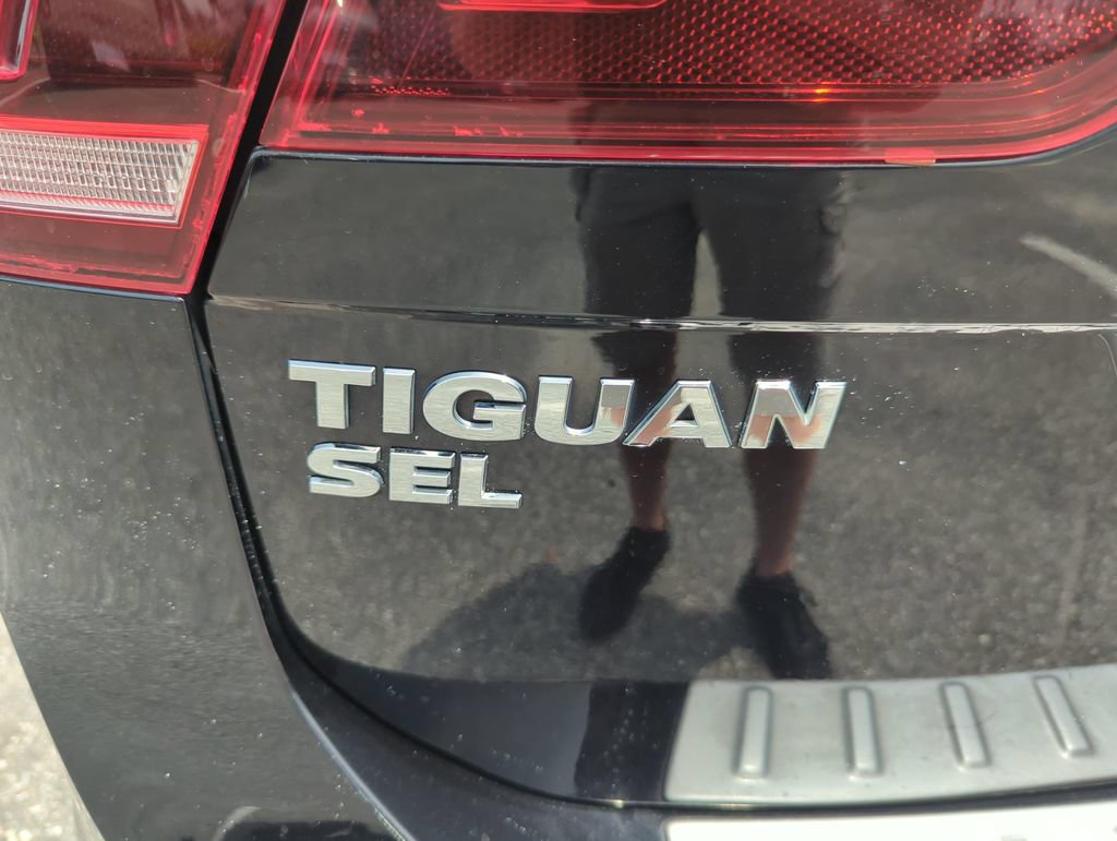 Used 2020 Volkswagen Tiguan SEL AWD/4WD image 22