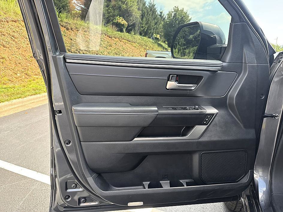 Used 2023 Toyota Tundra Platinum AWD/4WD image 9