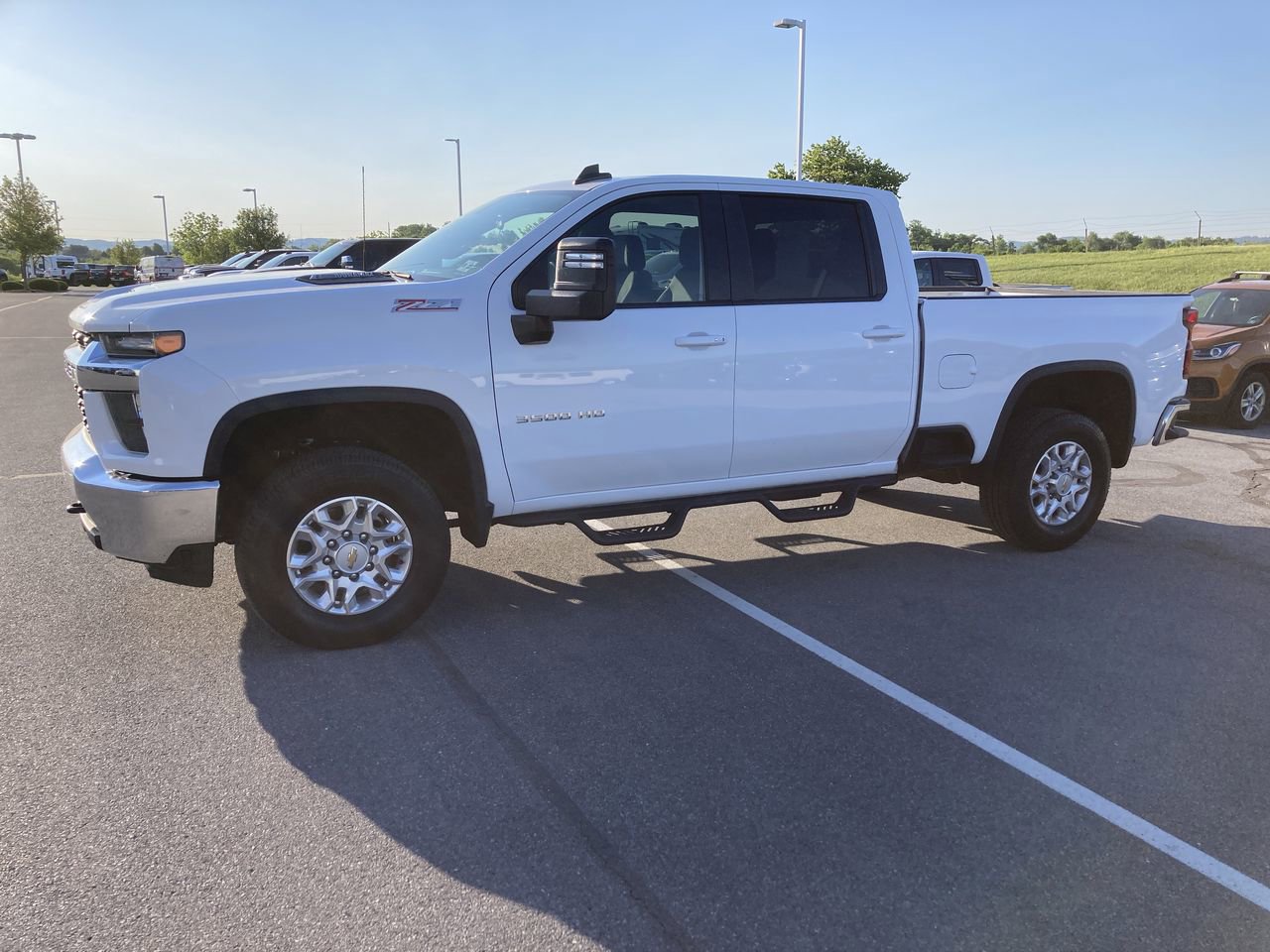 Used 2022 Chevrolet Silverado 3500 LT w/ Convenience Package AWD/4WD image 4