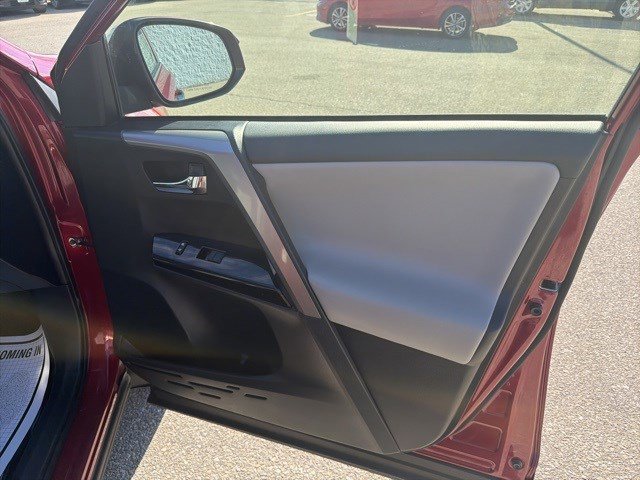 Used 2018 Toyota RAV4 Limited w/ All Weather Liner Package image 17