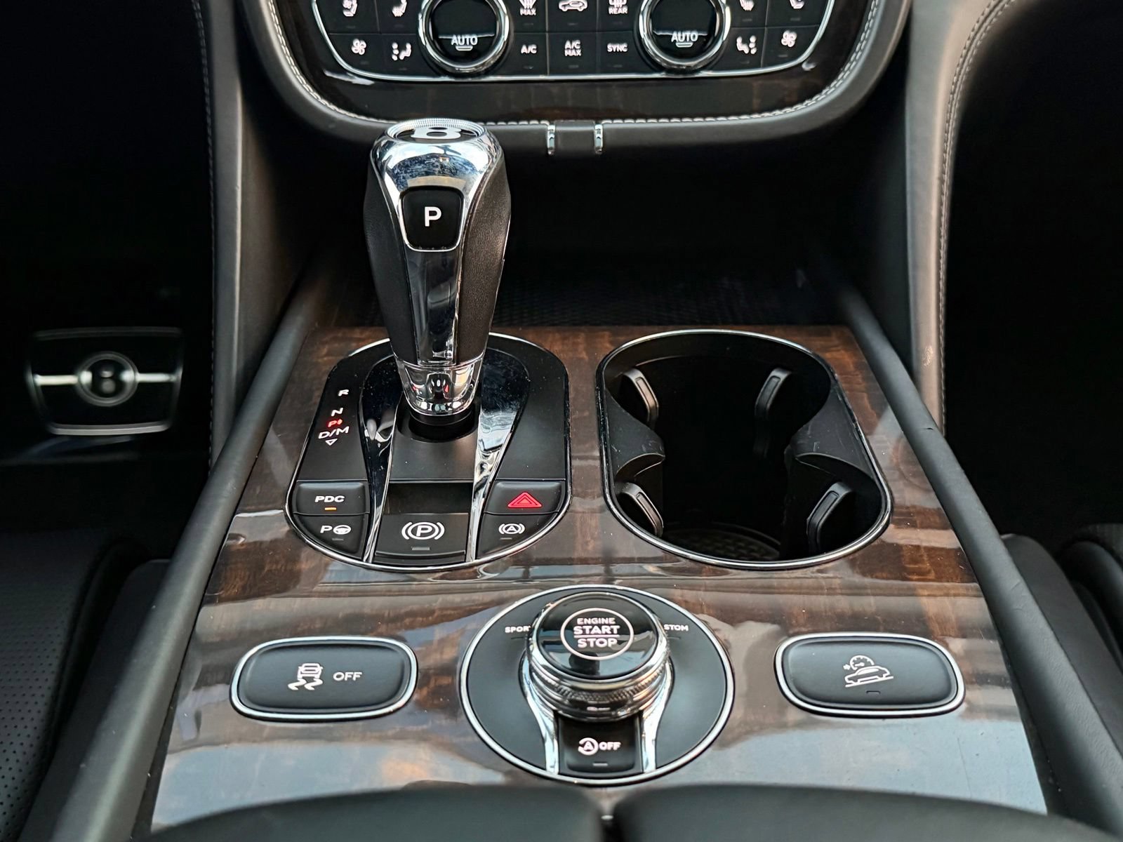 Used 2019 Bentley Bentayga AWD/4WD image 44