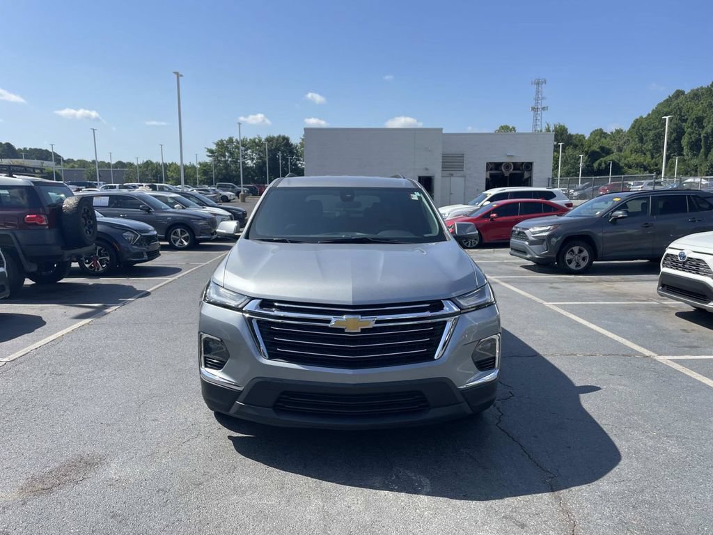 Used 2023 Chevrolet Traverse LT FWD image 3