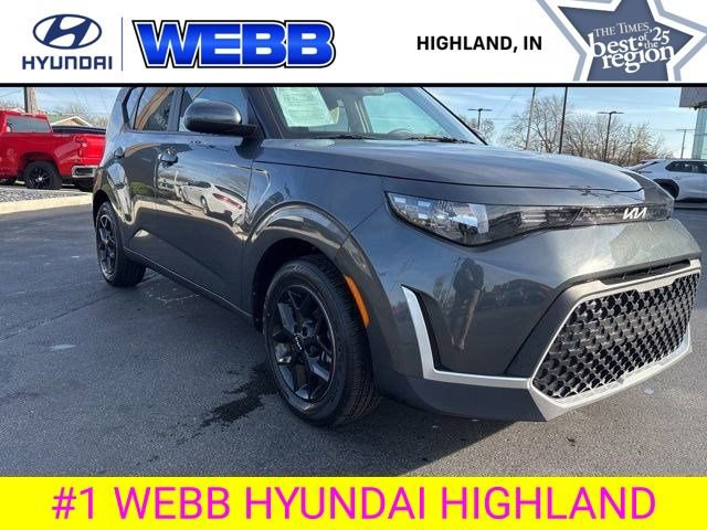 Used 2024 Kia Soul LX w/ Option Group 015 FWD image 2