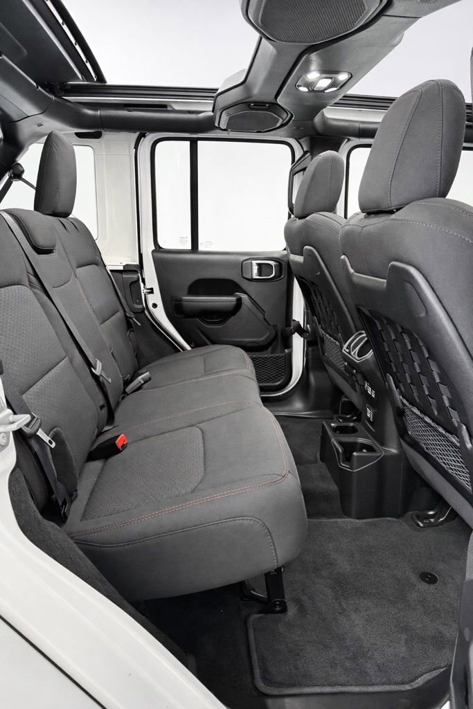 Used 2021 Jeep Wrangler Unlimited Rubicon w/ Xtreme Recon 35" Tire Package image 15