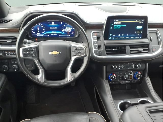 Used 2023 Chevrolet Suburban Premier AWD/4WD image 6