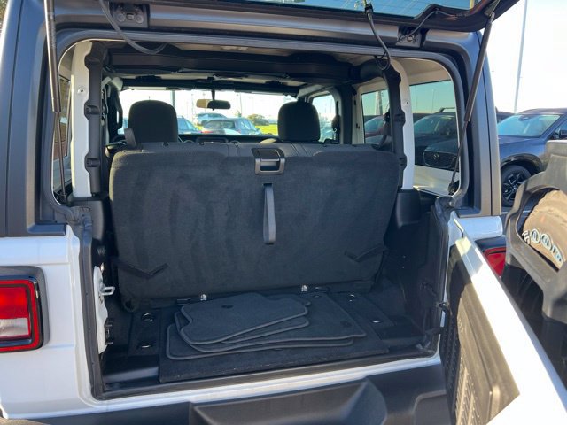 Used 2018 Jeep Wrangler Sport AWD/4WD image 6