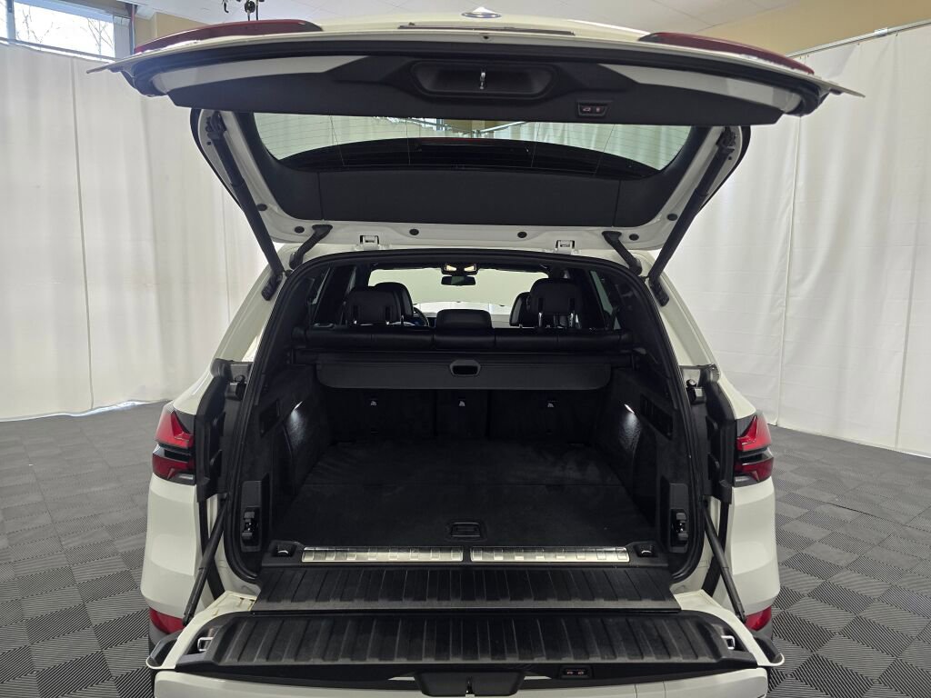 Used 2025 BMW X5 xDrive50e image 20