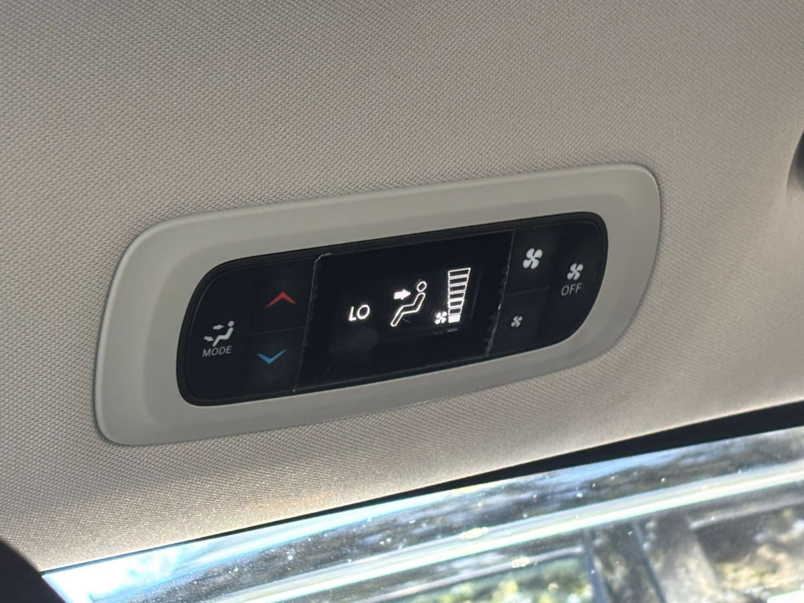 Used 2024 Chrysler Voyager LX FWD image 24