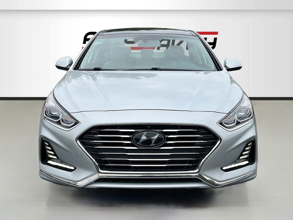 Used 2019 Hyundai Sonata Limited w/ Ultimate Package 02 FWD image 2