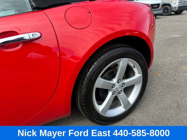 Used 2008 Pontiac Solstice Convertible w/ Convenience Package RWD image 17