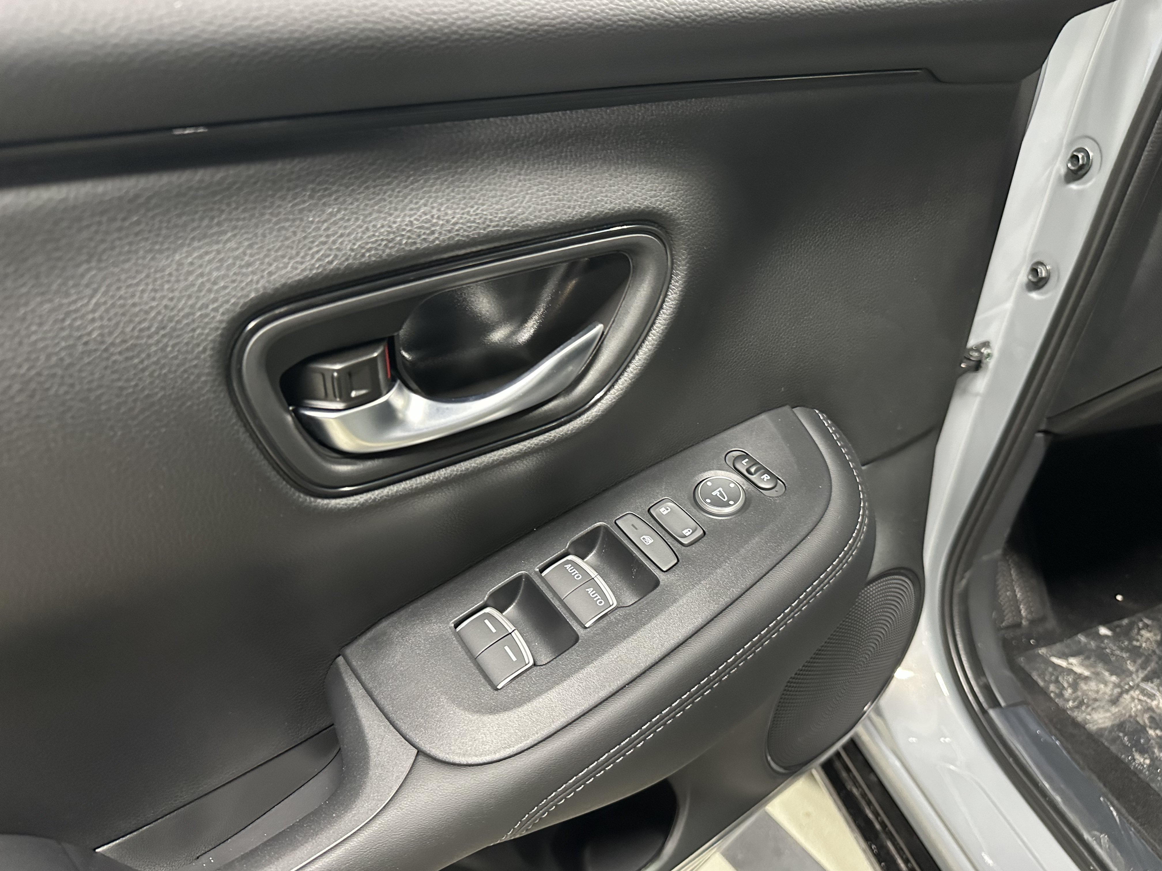 New 2027 Honda HR-V EX-L image 18