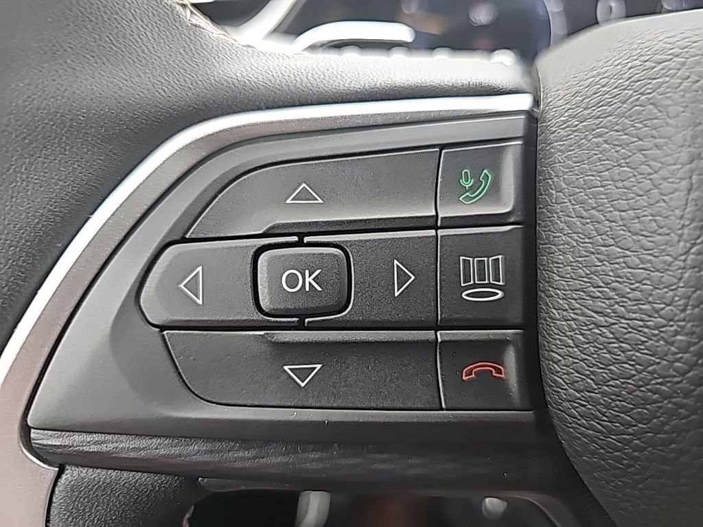 Certified 2025 Jeep Grand Cherokee Laredo w/ Luxury Tech Group I AWD/4WD image 29