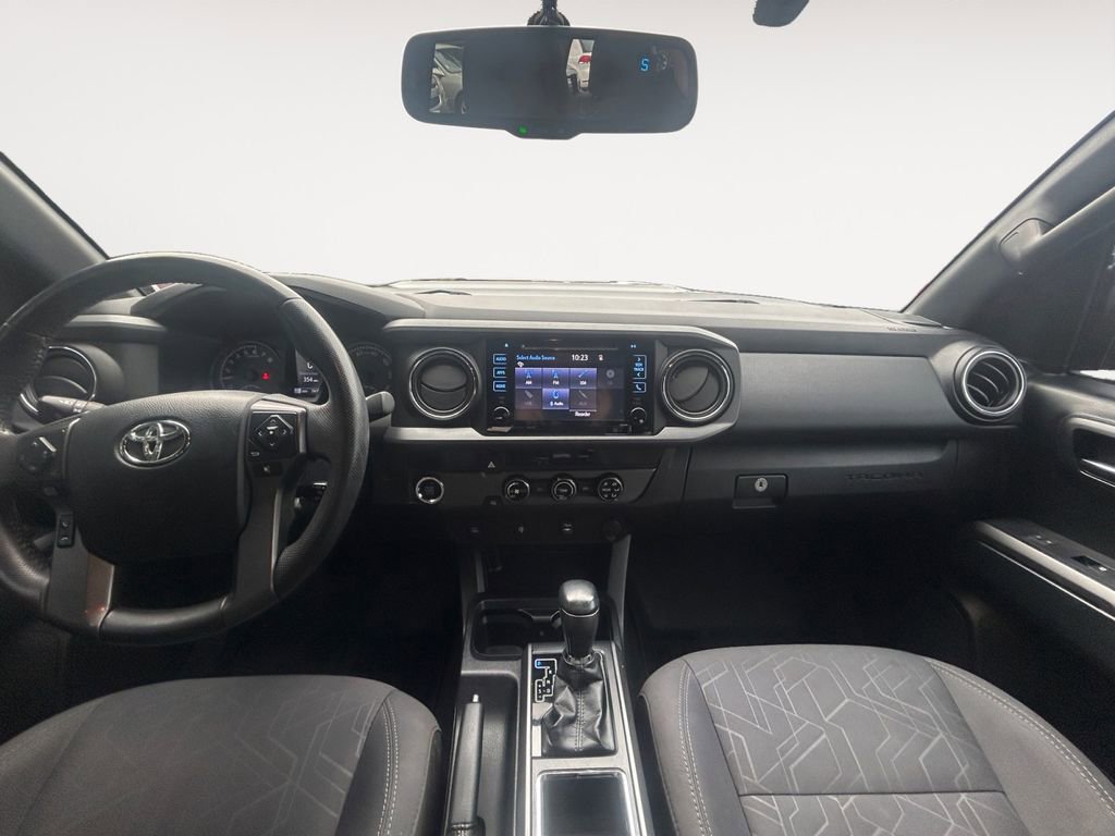 Used 2016 Toyota Tacoma TRD Sport w/ Towing Package image 13
