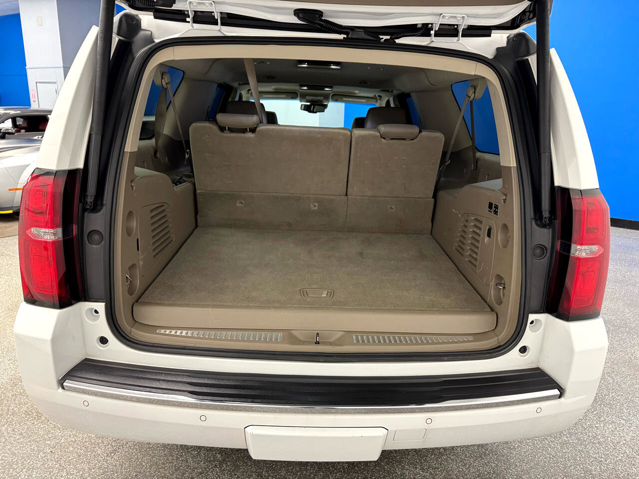 Used 2016 Chevrolet Suburban LTZ image 32