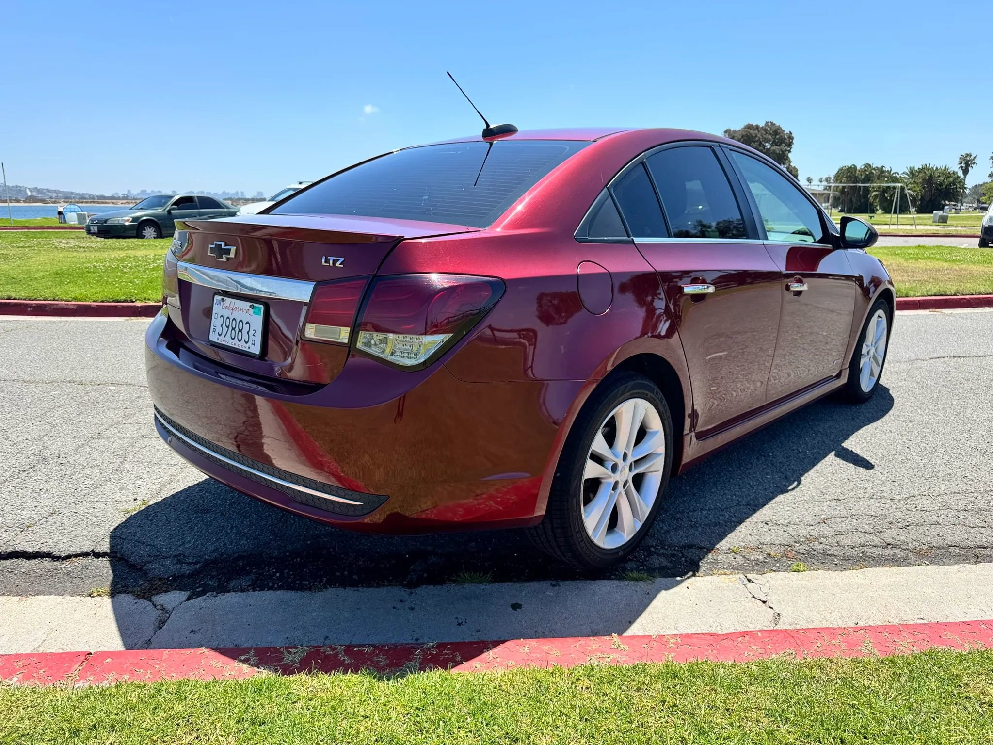 Used 2016 Chevrolet Cruze LTZ w/ Sun, Sound and Sport Package FWD image 5