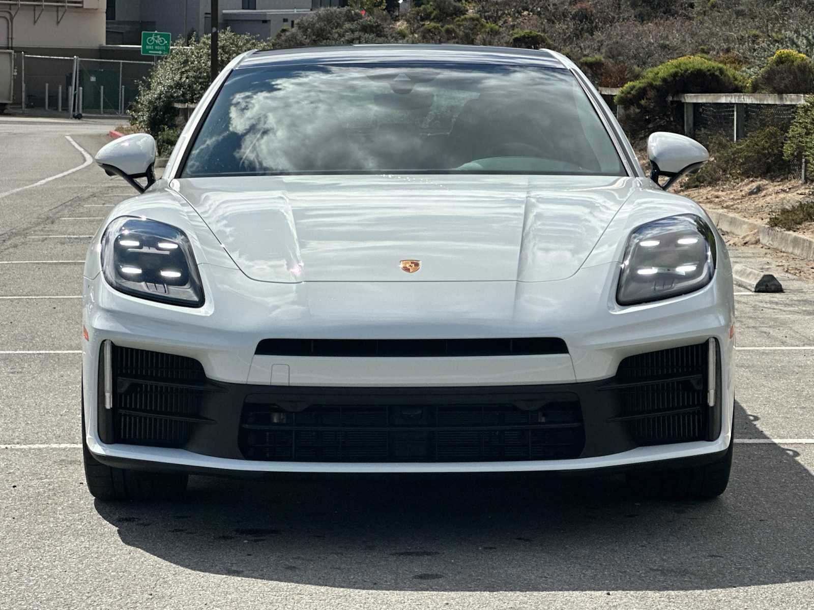 Certified 2025 Porsche Panamera image 9