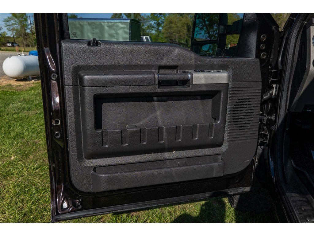 Used 2014 Ford F250 Lariat w/ Lariat Ultimate Package image 11