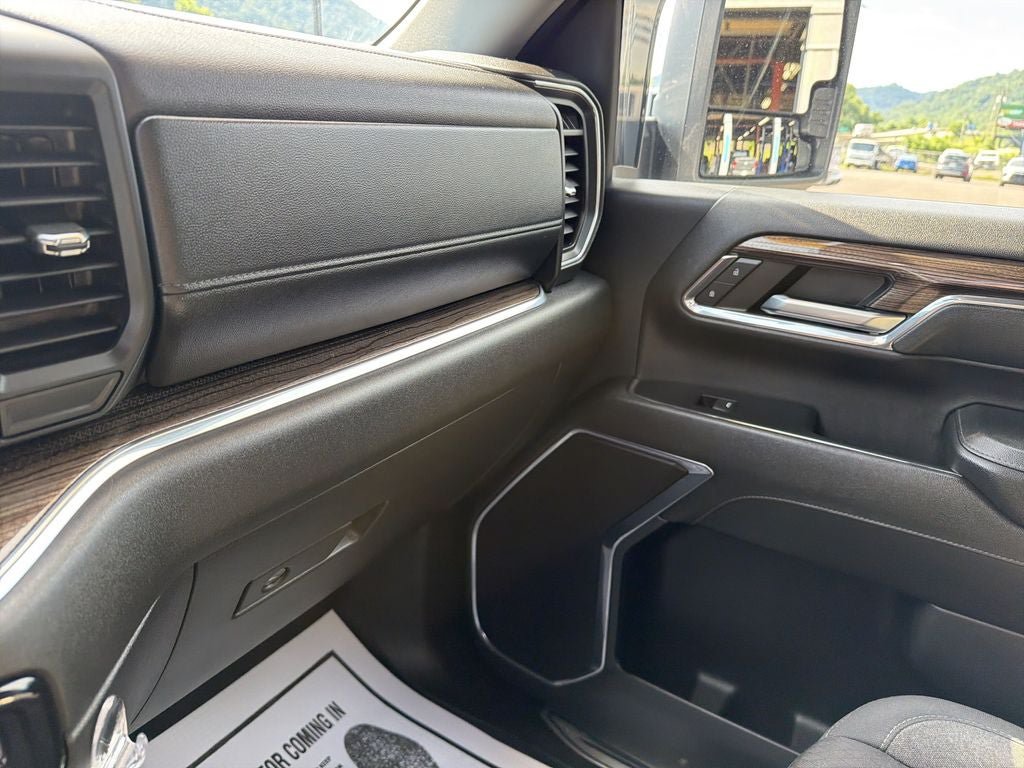 Used 2024 Chevrolet Silverado 2500 LT AWD/4WD image 25