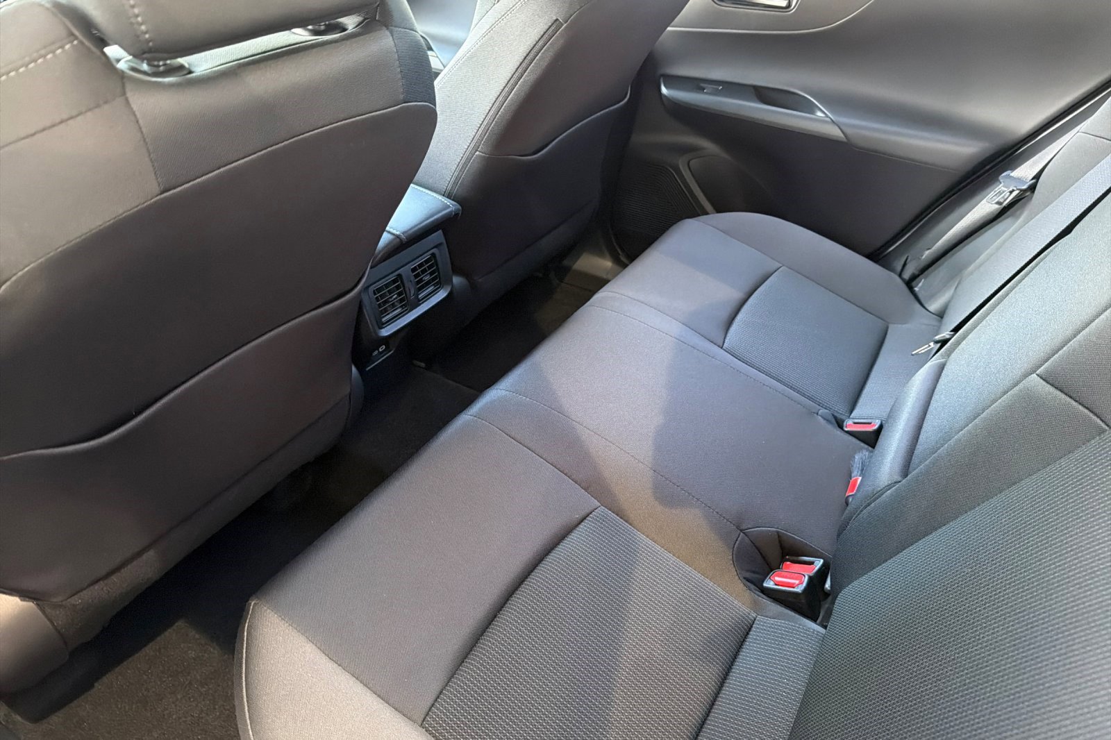 Used 2023 Toyota Venza LE AWD/4WD image 15