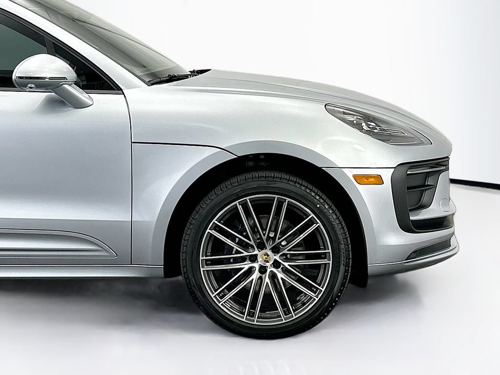 Used 2026 Porsche Macan AWD/4WD image 11