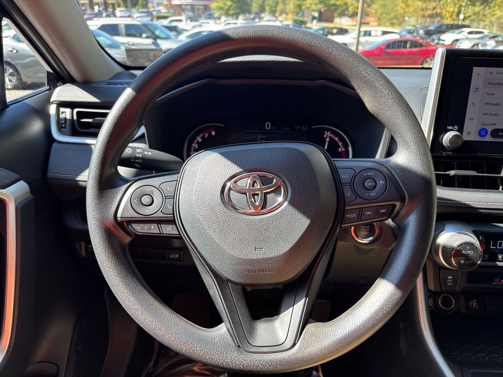 Used 2025 Toyota RAV4 XLE image 34