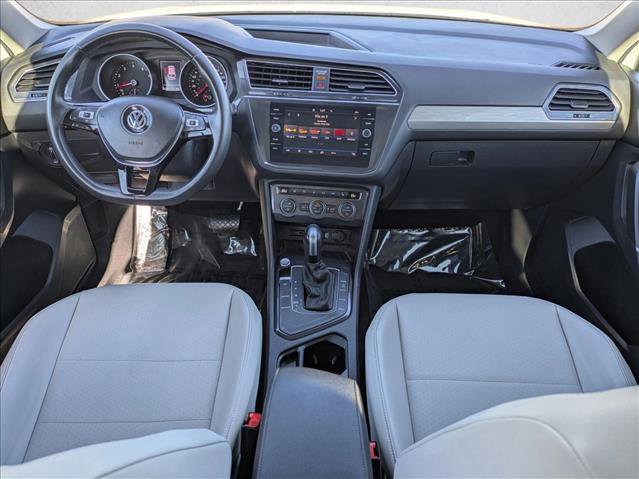 Used 2020 Volkswagen Tiguan SE w/ Panoramic Sunroof Package image 17