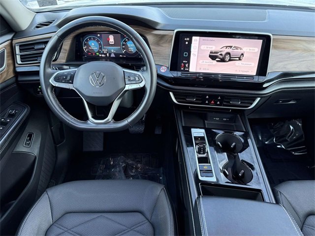 Used 2024 Volkswagen Atlas SE image 13