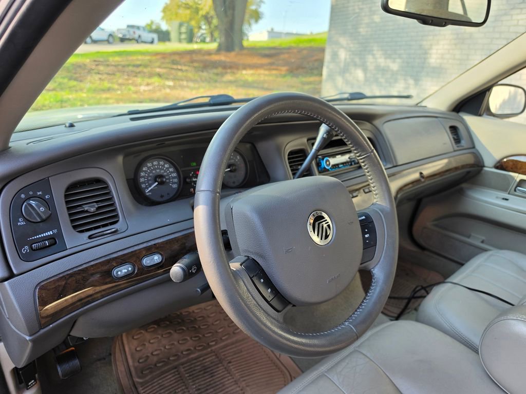Used 2011 Mercury Grand Marquis LS image 16