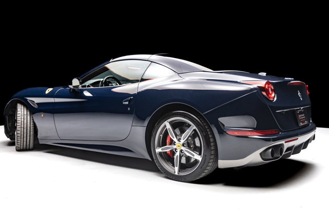 Used 2016 Ferrari California T RWD image 35