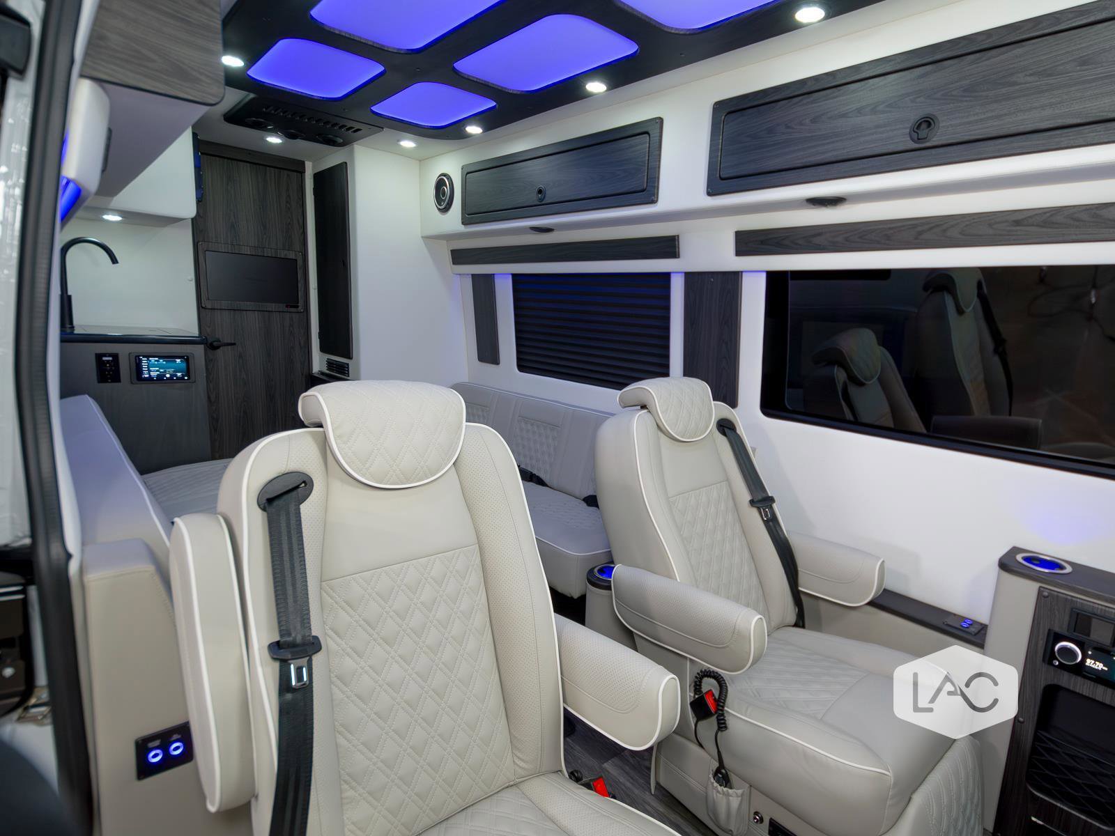 Used 2025 Mercedes-Benz Sprinter 3500 image 32