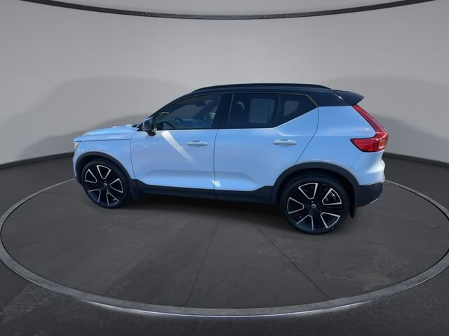 Used 2020 Volvo XC40 T5 R-Design image 8