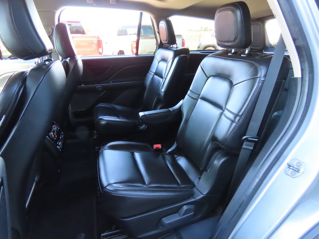 Used 2023 Lincoln Aviator AWD w/ Premium Package image 28