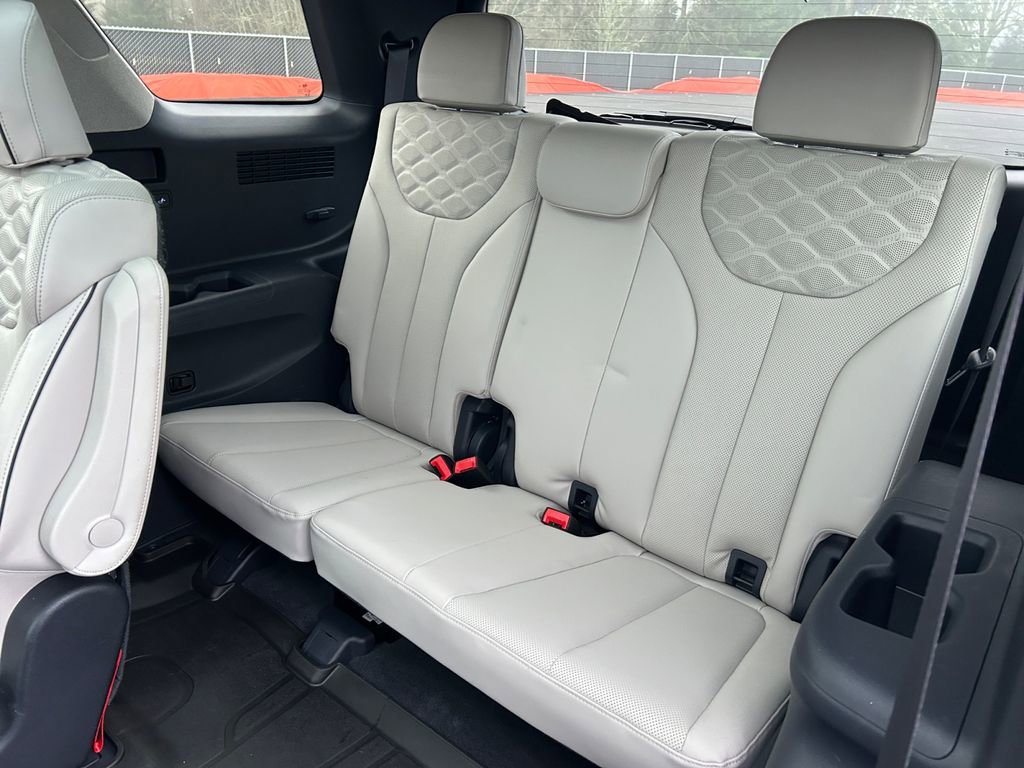 Certified 2022 Hyundai Palisade Limited w/ Winter Package image 36