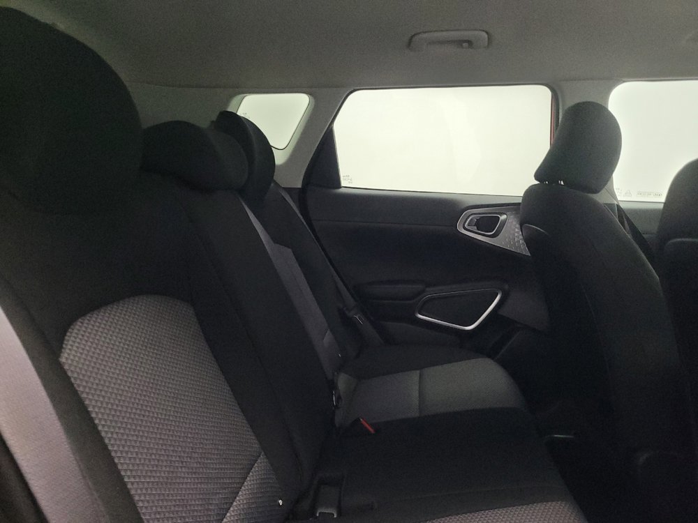 Used 2021 Kia Soul LX image 19