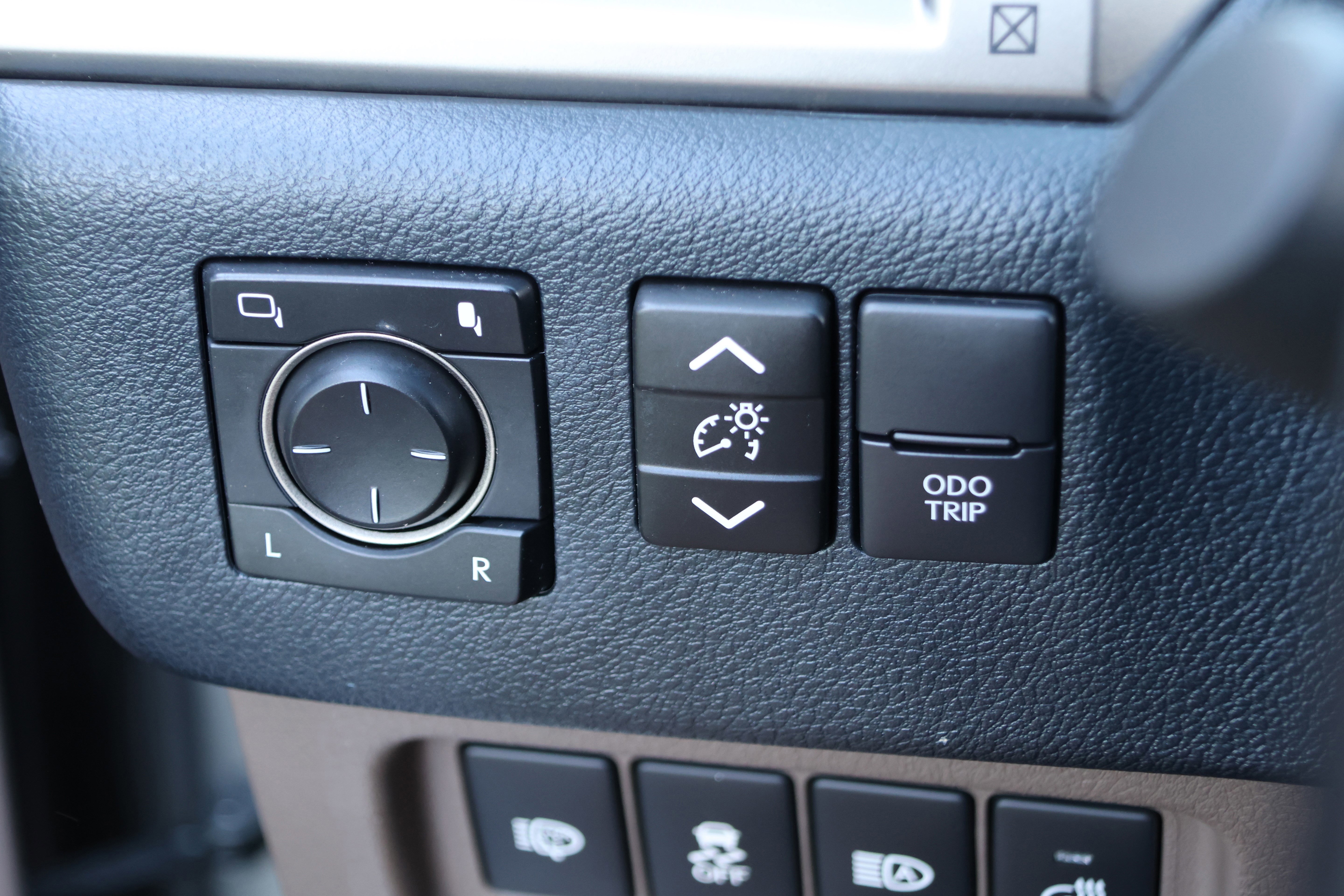 Used 2023 Lexus GX 460 Premium w/ Accessory Package AWD/4WD image 15