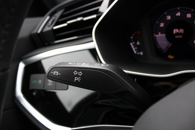 New 2025 Audi Q3 2.0T Premium image 11