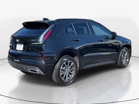 Used 2025 Cadillac XT4 Sport image 3