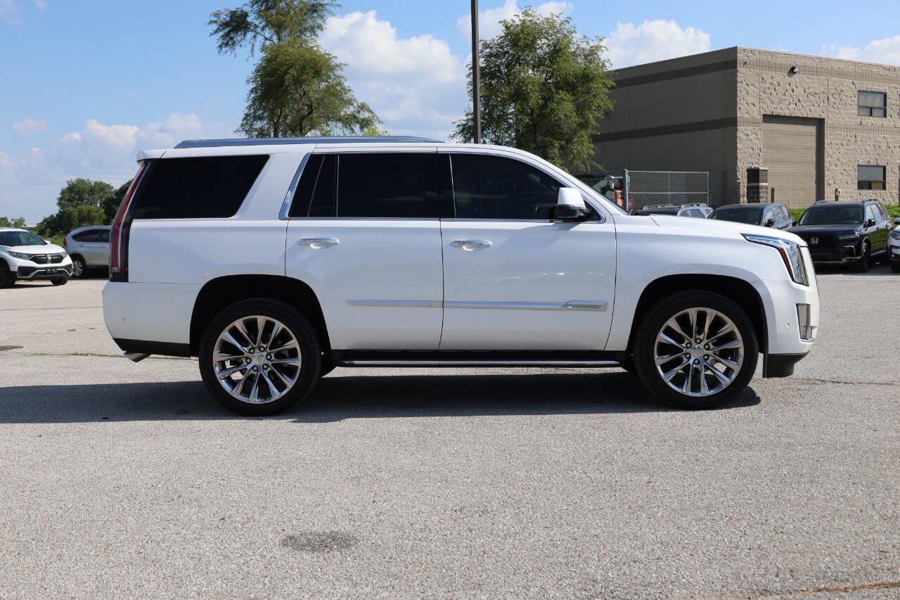 Used 2020 Cadillac Escalade Luxury AWD/4WD image 7