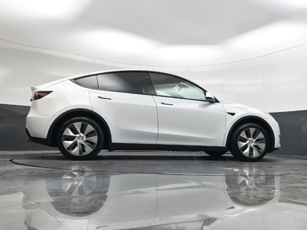 Used 2022 Tesla Model Y Long Range AWD/4WD image 31