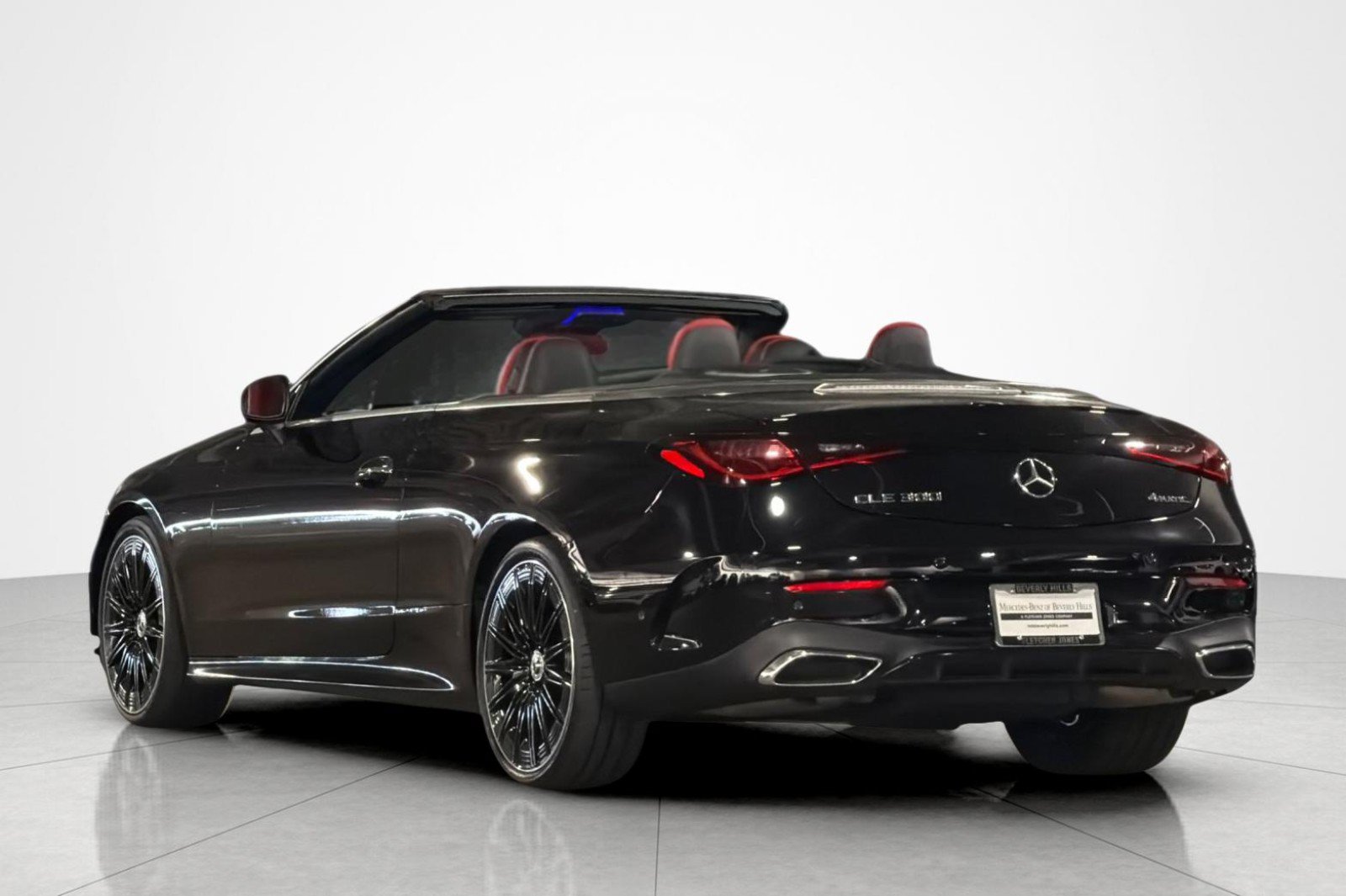 Used 2026 Mercedes-Benz CLE 300 4MATIC Cabriolet image 3