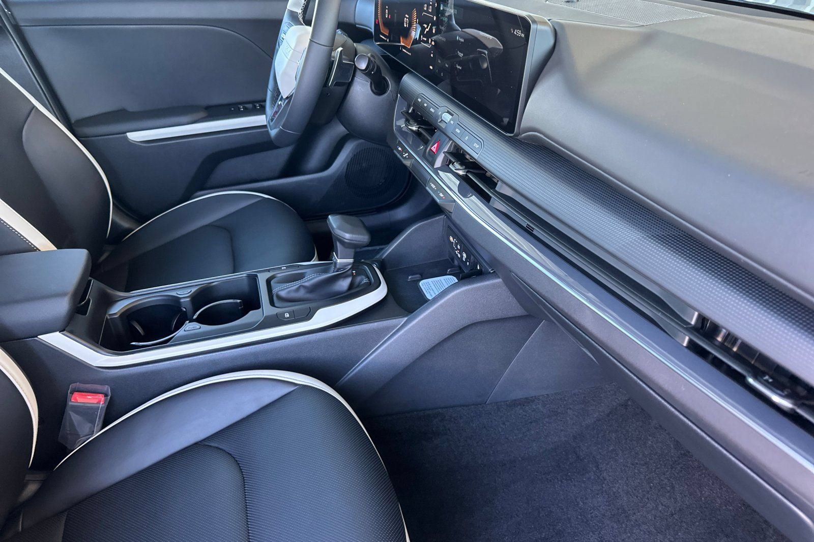 New 2026 Kia K4 EX FWD image 16