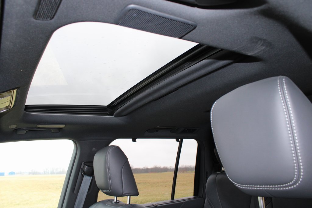 Used 2023 Lexus LX 600 4WD w/ Luxury Package image 35