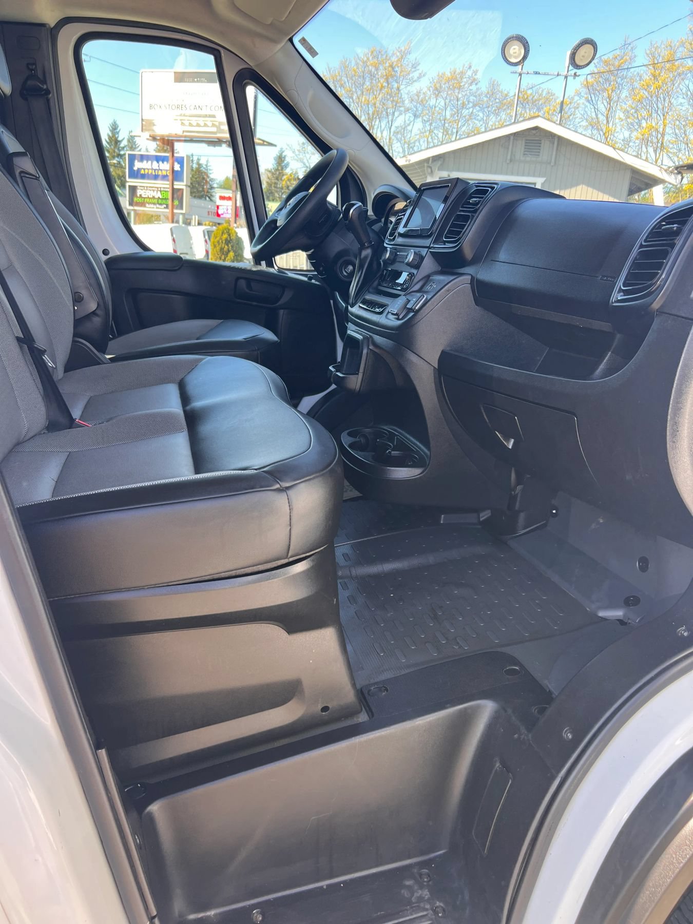 Used 2024 RAM ProMaster 2500 w/ Convenience Group FWD image 15
