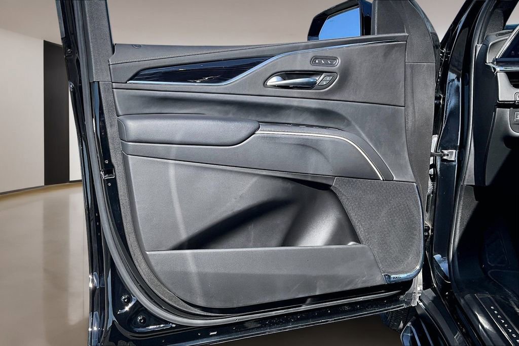 Certified 2024 Cadillac Escalade Sport w/ Touring Package AWD/4WD image 18